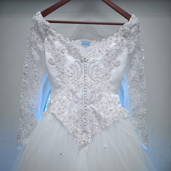 Emme Bridal Princess Beaded Off-the-Shoulder Wedding Dress Detachable Train Sz 4 - Picture 4 of 16